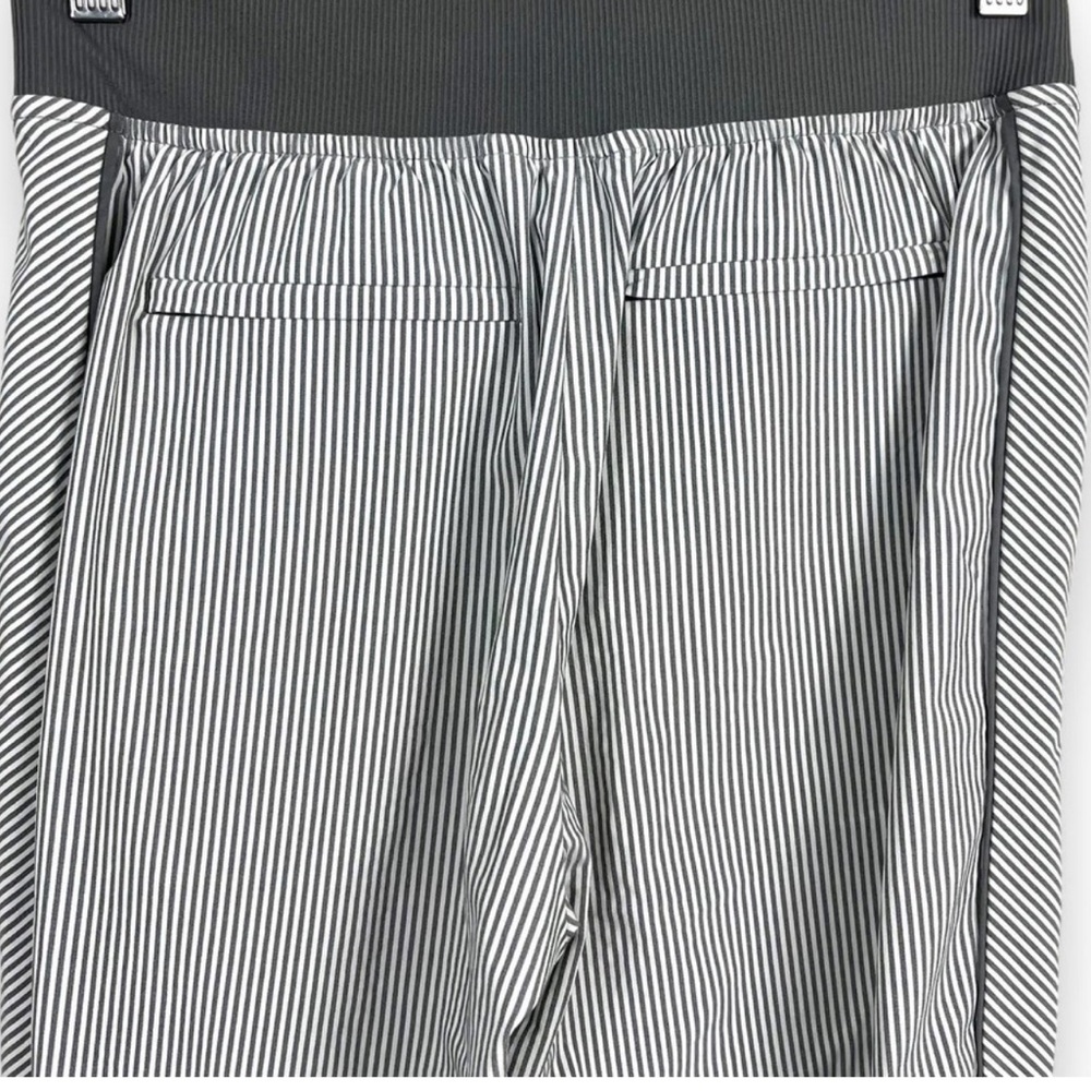 Athleta Brooklyn Textured Ankle Pant Gray and White Stripe Size 4 - Picture 9 of 10
